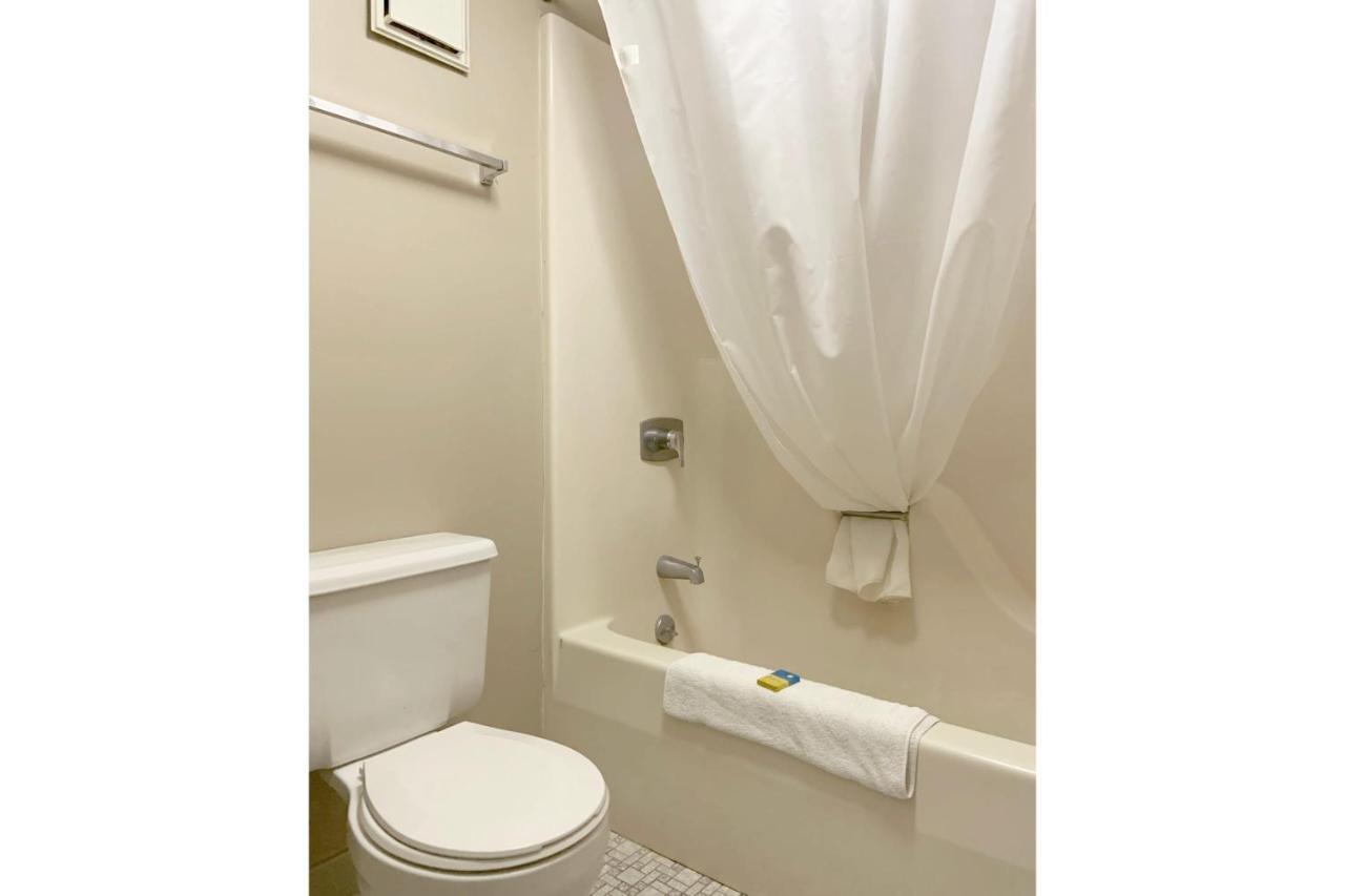 Paris Inn And Suites Екстериор снимка